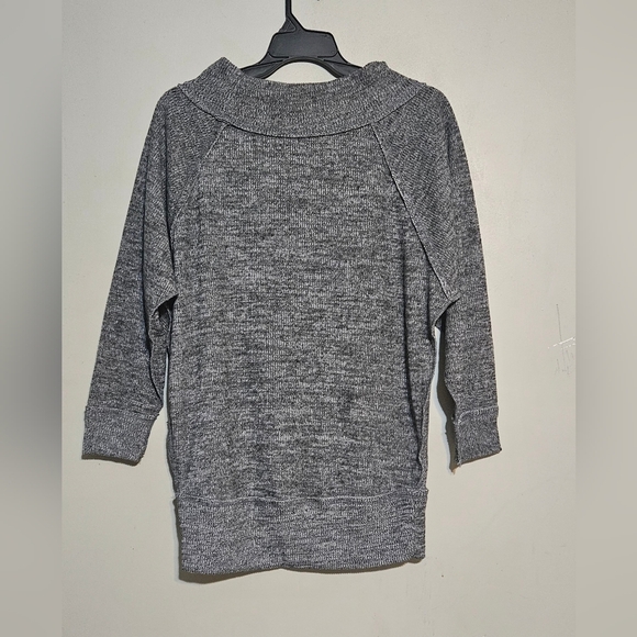 💜💖UMGEE Sweater Gray Pullover Size M🩵 - Picture 2 of 7